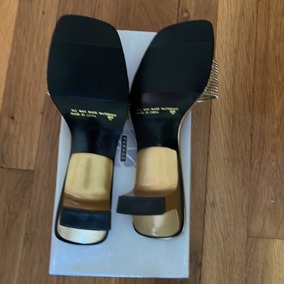 NWT Studio Roma open toe slide in gold with block heel size 6.5 - Picture 6 of 9